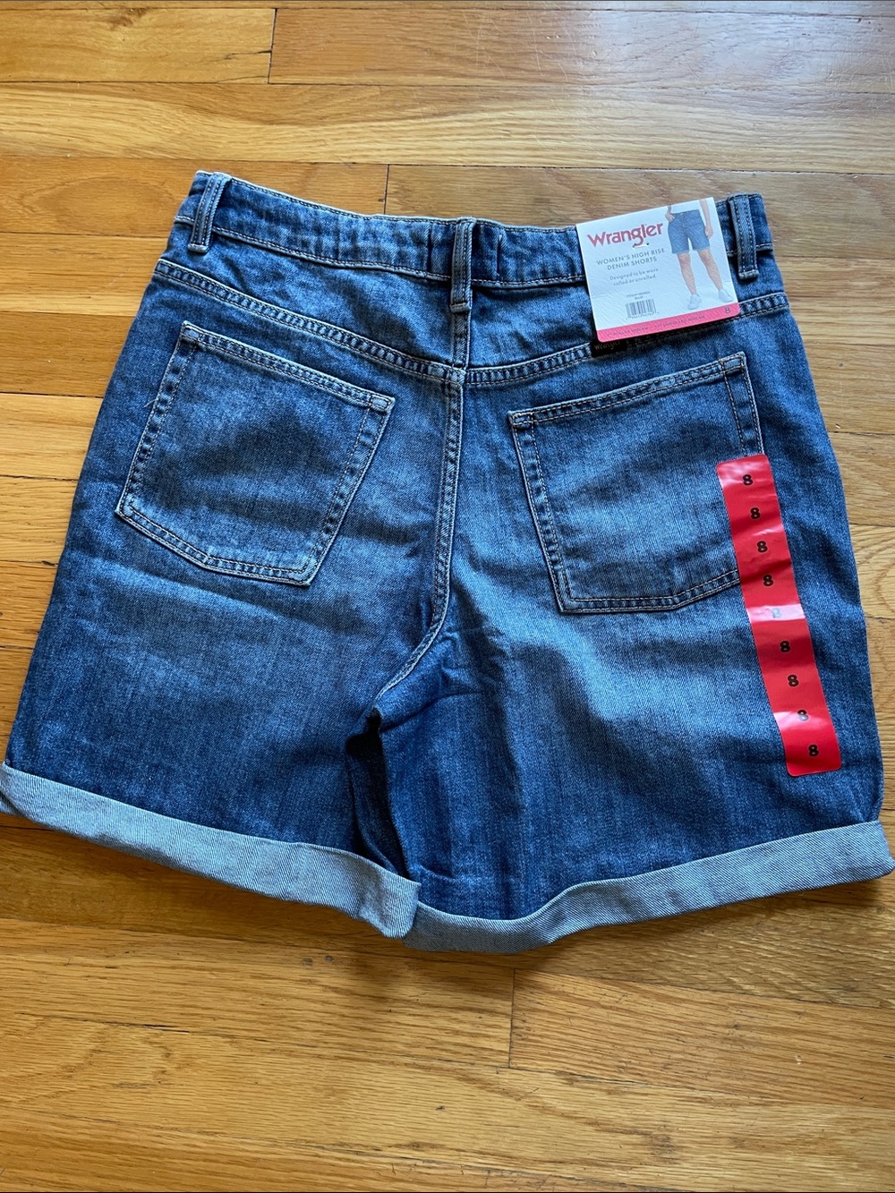 NWT Wrangler Women's Blue Denim Rolled-Hem Shorts - Size 8